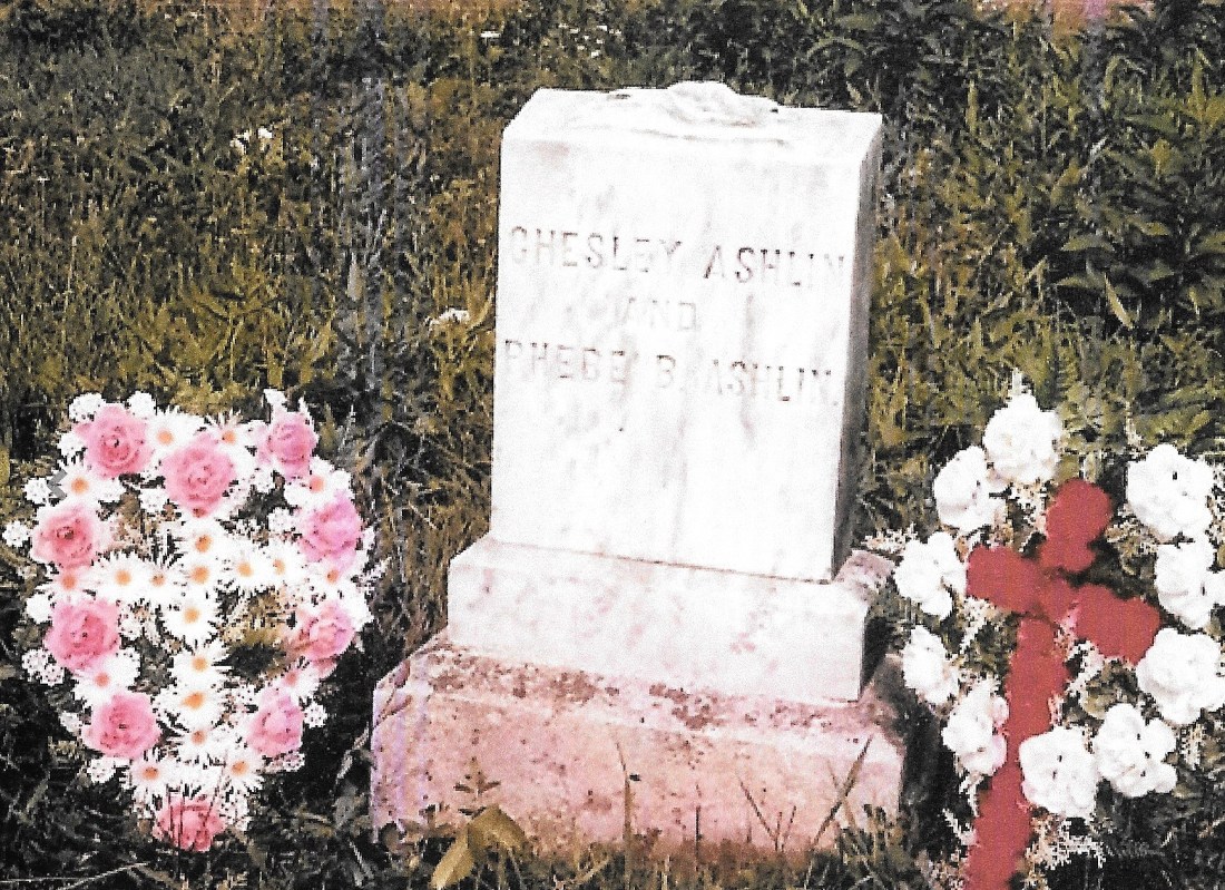 Chesley &amp; Phoebe grave 001