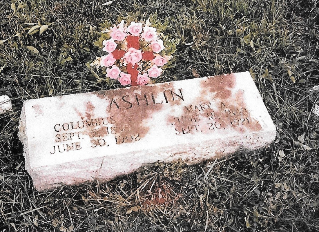 Columbus and Mary ann grave 001